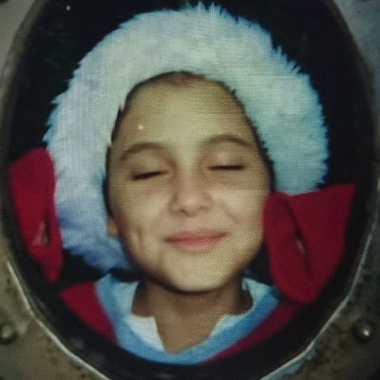 iambuterastann's tweet photo. Ariana Grande             Ariana Grande
then                               now https://t.co/5Qo6LUdsWK