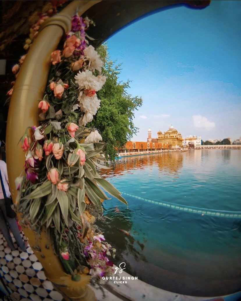 sikhshrine's tweet photo. I have been trying to liberate myself, running around in the ten directions.  The pure, immaculate Lord abides deep within my heart, but I do not understand the secret of His mystery. https://t.co/muzQFFbo25