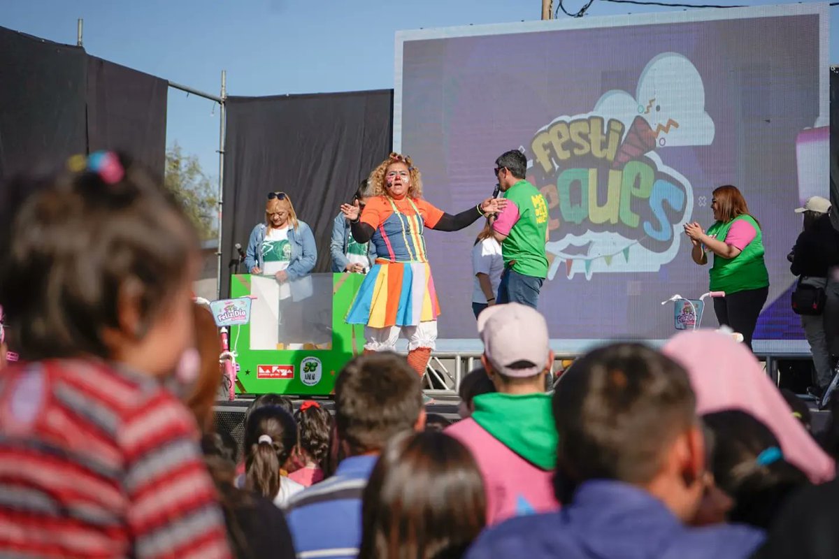 festipeques's tweet photo. 🤩 ¡𝙀𝙨 𝙃𝙊𝙔! ¡𝙀𝙨 𝙃𝙊𝙔! 🤩

Te esperamos a las 15 horas en el Parque de la Ciudad  💕💕💕

Vamos a celebrar a lo grande el #MesDeLasInfancias 💛💚💜🧡❤️🤍 https://t.co/2aqsuMVBUV