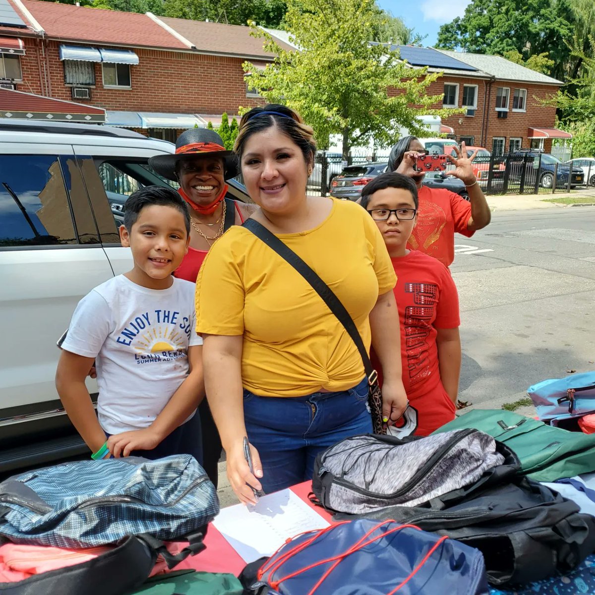 BronxGOH's tweet photo. So grateful to @NANBPWC 's Bronx Club for distributing backpacks and school supplies to children in our community ❤️
#GardenofHappiness #GOH #TheBronx #Crotona #Mapes #Greenthumb #Greenthumbgrows #BronxKids #GrowingCommunity #GrowingFood #FoodJustice #EnvironmentalJustice https://t.co/7CGDu5JVw9