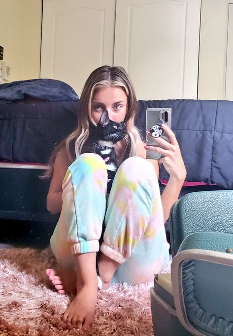 Meow 🤍 https://t.co/jvdzQcKliF<a href="/tag/flashback"class="tags"><span>#flashback</span></a>