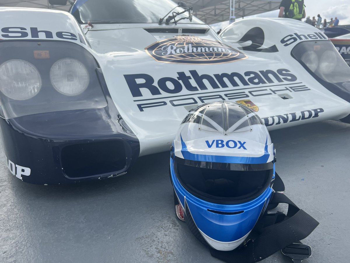 Julian Thomas tweet media