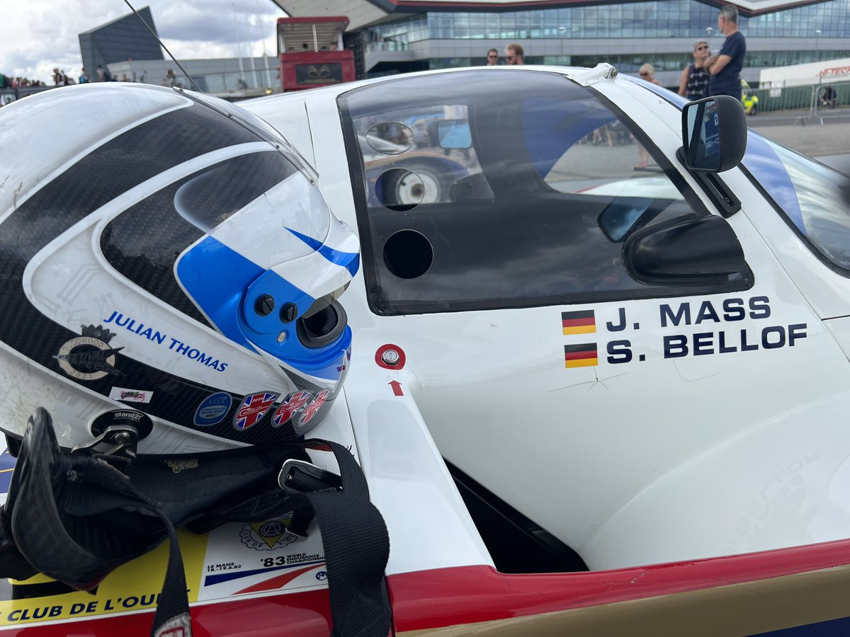 Julian Thomas tweet media