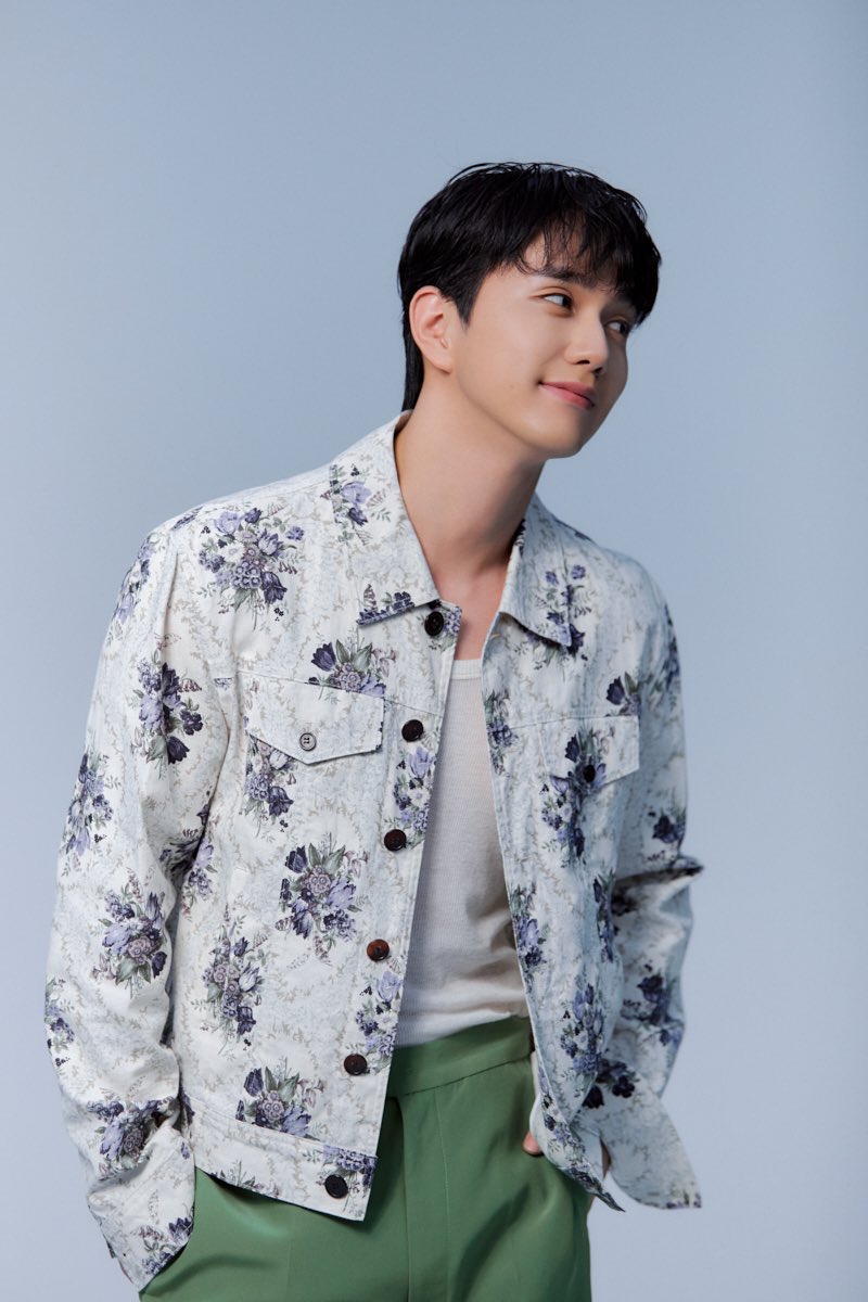 YSHbiased's tweet photo. Yoo Seung Ho for GQ Korea Photoshoot Behind The Scene

Cr: https://t.co/joW74VJNHd

#YooSeungHo #유승호 https://t.co/6dSxlyA53s