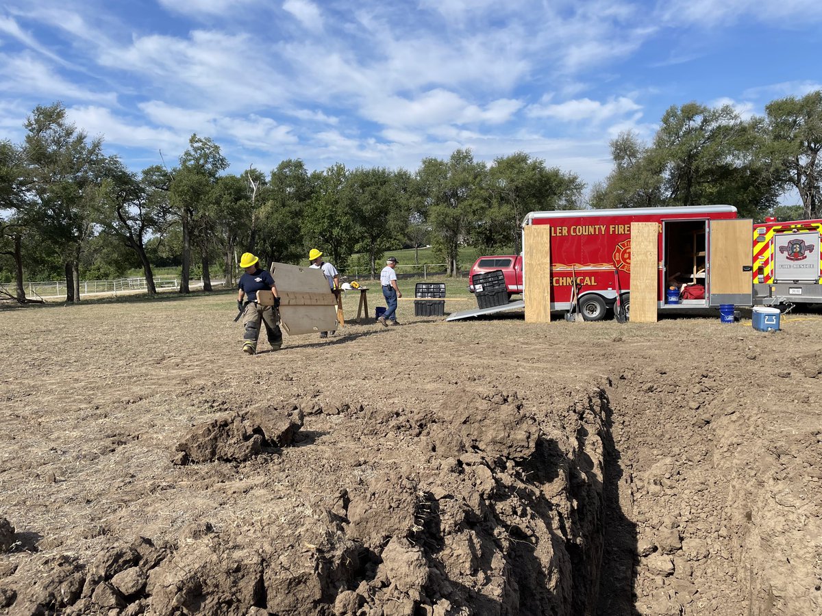 BCFD3's tweet photo. For our monthly Saturday morning training, firefighters practiced shoring techniques for trench collapse emergencies. A big thank you to Lieutenant Kevin Leis and the Plumbing Doctor LLC for digging our practice trench and allowing us to training on their property! https://t.co/tTNINnltAe