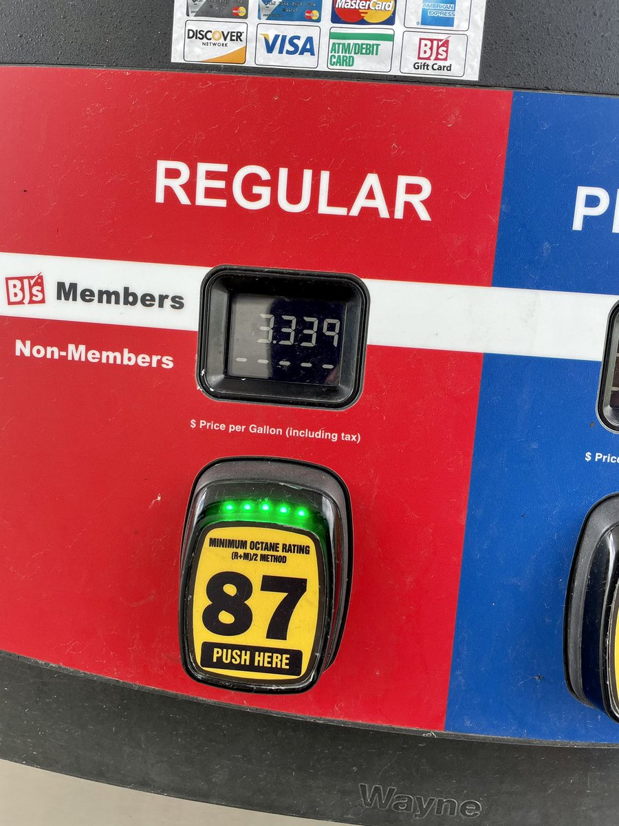 AdamBornstein's tweet image. Regular petrol at $3.339/gallon...🥳🥳