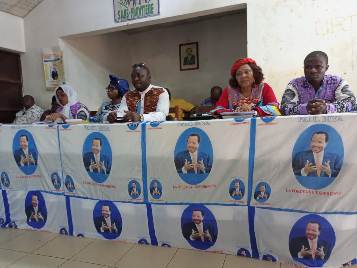 hubert_tiffa's tweet photo. conférence conjointe RDPC,OFRDPC et OJRDPC sous le thème << connaissance des textes de base pour une meilleure gouvernance qu sein de la 4e sous section B>>. Mfoundi II,le 26 juillet 2022. https://t.co/1efJk1wloV
