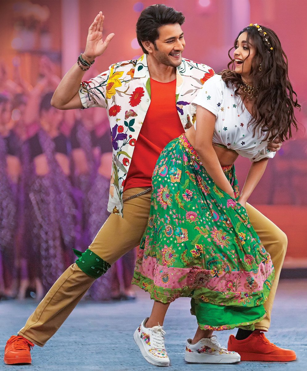 RamaChowturi's tweet photo. Video song of the #MASSiest song of the year #MaMaMahesha hits
4๏ธโฃ0โฃ Million+ views ๐ฅ๐ฅ๐ฅ
Hit โถ๏ธ : https://t.co/yO0m1Ezlfg
#SarkaruVaariPaata
#BlockbusterSVP ๐ฅ
Super ๐@urstrulyMahesh ๐ฆ
@KeerthyOfficial ๐ฅฐ https://t.co/WiNkkoVCYl