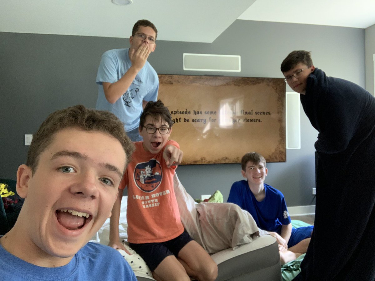 Minus_the_olas's tweet photo. I’ve been forcing my friends to watch #amphibia, and it’s finally time to scar them for life! Send thought and prayers to my victims! https://t.co/6Wm9gjDQGA