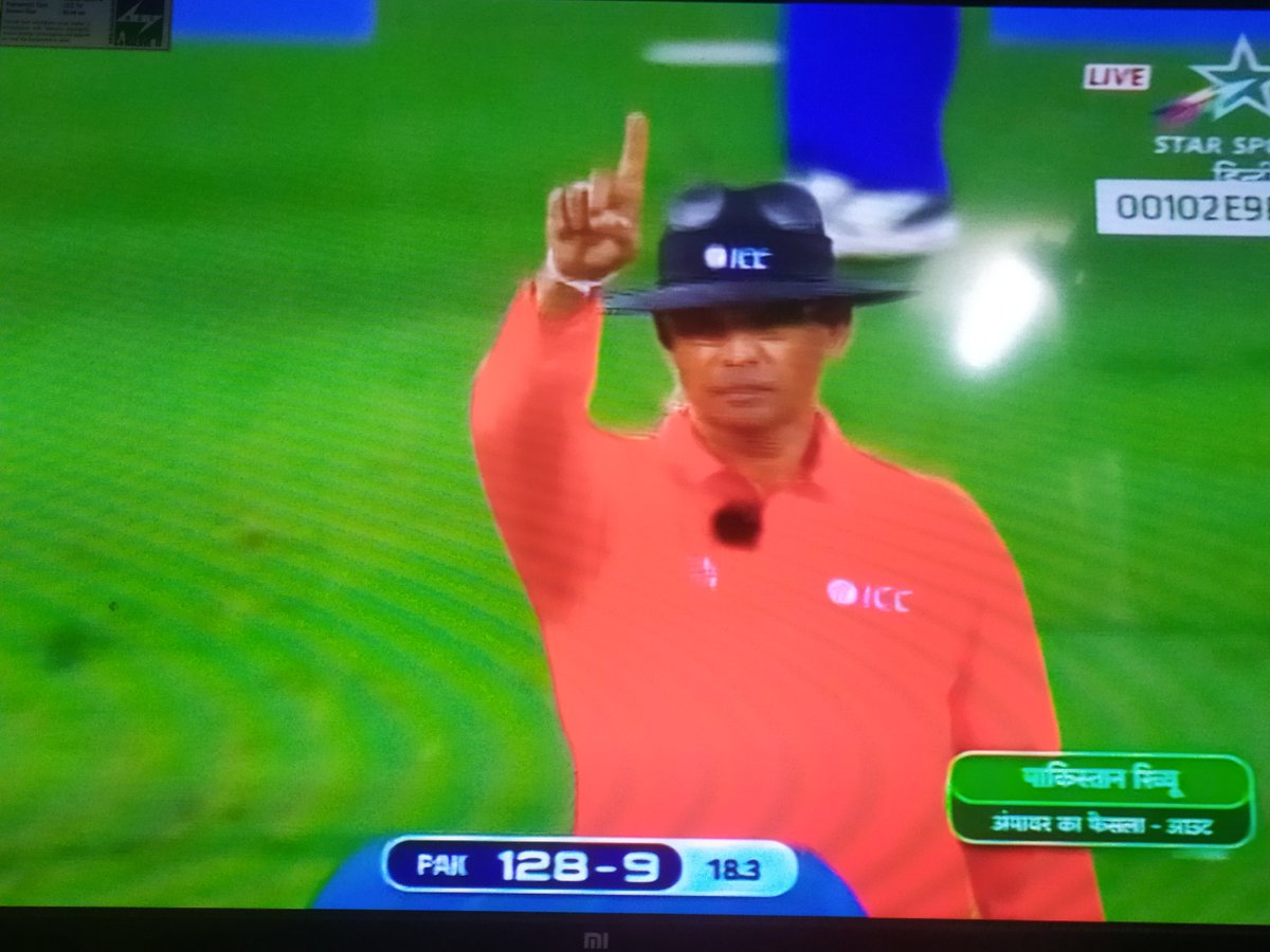 imvishalksharma's tweet photo. Koi baat nhi bhaiyo,it is just a match 😢 #INDvsPAK https://t.co/G6QRubqRp0