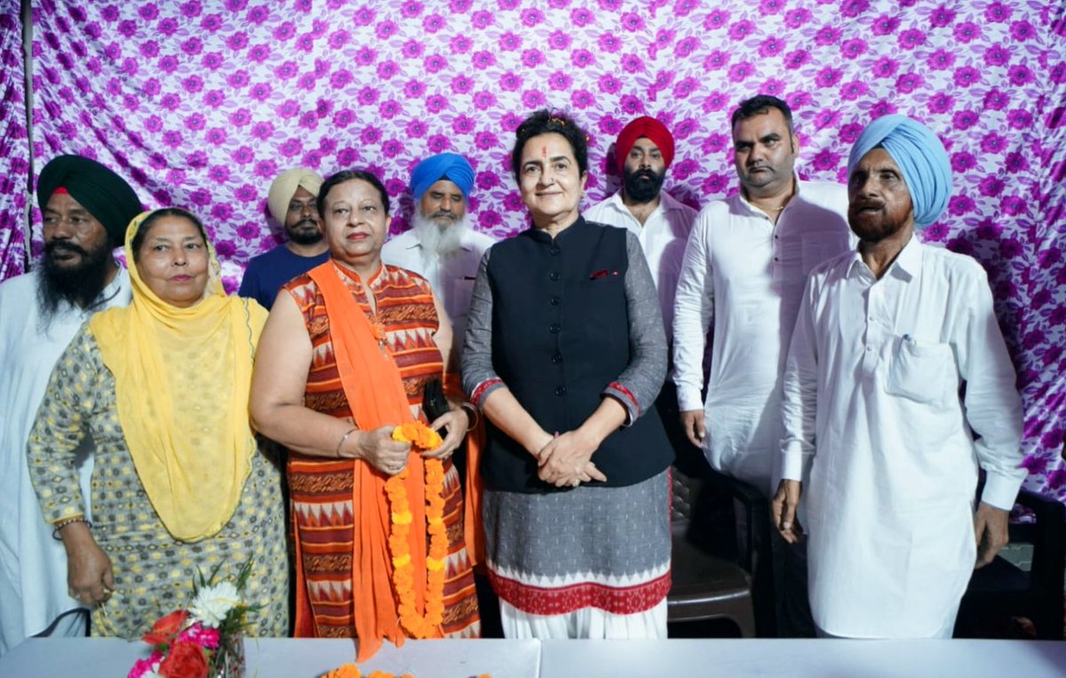 officekiran's tweet photo. हर गांव, हर शहर; बदलाव की लहर !

करनाल जिले के नीलोखेड़ी में अयान इंटरनेशनल स्कूल एवं बलबीर सिंह आतीश जी के घर पर कार्यकताओं से मुलाकात की। भविष्य की नींव डालने में शिक्षकों से, कार्यकर्ताओं एवं गणमान्य जनों से विभन्न विषयों पर विस्तार से चर्चा की।

#किरण_कार्यकर्ताओं_के_द्वार https://t.co/seuxJihmk2