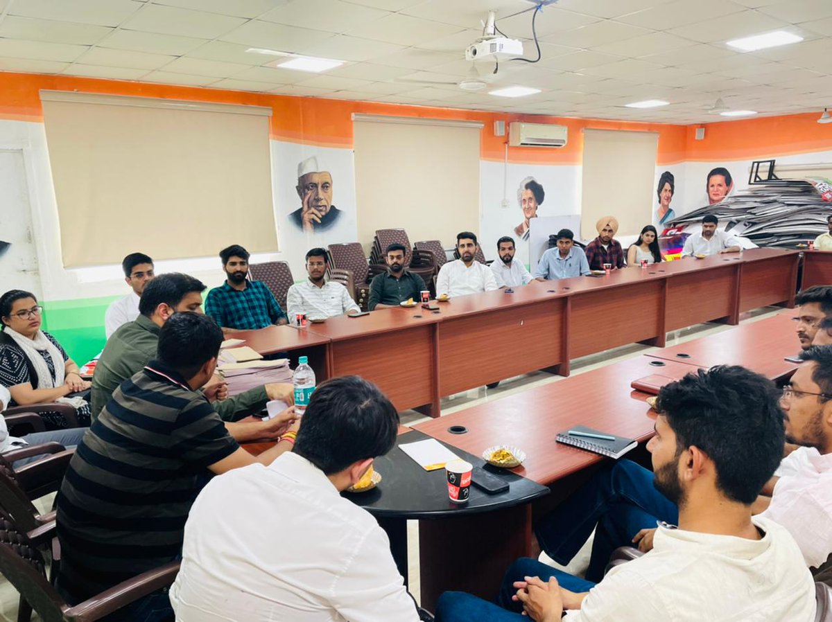Neerajkundan's tweet photo. Presided the State Executive Meeting of NSUI Delhi ahead of 'Mehangai Par Halla Bol Rally', which is going to be held on 4th September.

Key points related to the Rally were discussed at length. https://t.co/tJO1sKKi0H