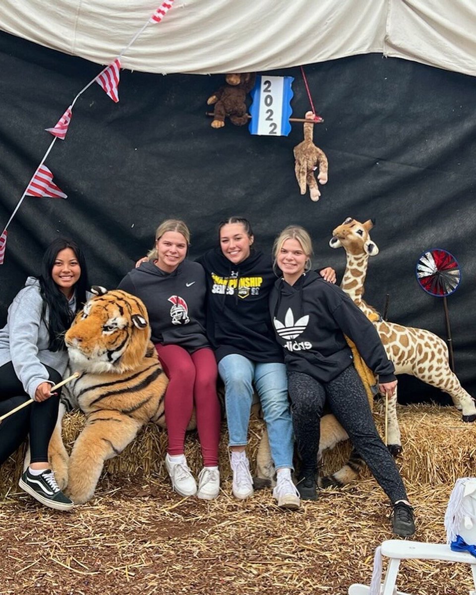 fpcatch4's tweet image. Day 3 in the books! Come out to the Evergreen State Fair to support Trojan Softball! @EvCC_Trojans @EvCClife @EverettCC