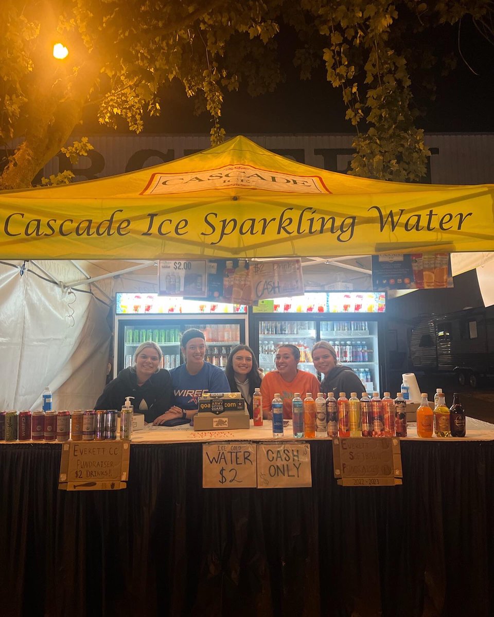 fpcatch4's tweet image. Day 3 in the books! Come out to the Evergreen State Fair to support Trojan Softball! @EvCC_Trojans @EvCClife @EverettCC