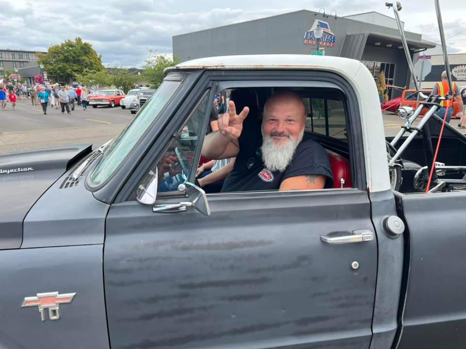 RobtheToonMan's tweet photo. #chopper #schwinnchopper #schwinnbicycle
#schwinn #lowriderbicycle
#lowrider #hardtail
#robsrodshop
#sasquatchartworks #sinister #lilsin #robthetoonman #67chevy #67chevypickup #67chevytruck #fleetside #shortbed #chevytruck #chevypickup #c10 #chevyc10
#hotrod #carshow #hotrod https://t.co/IuinHoWBuq
