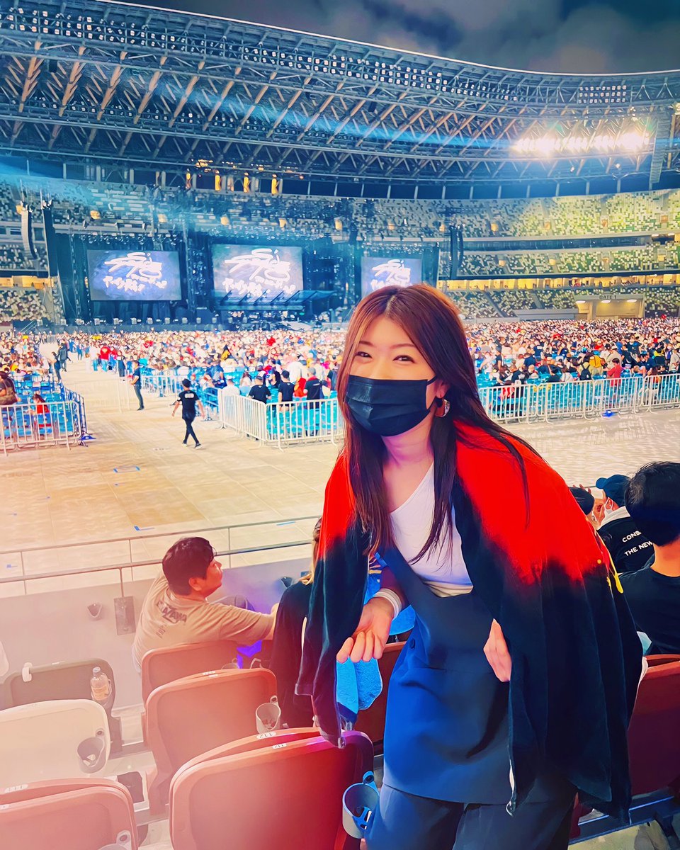 vo__rina's tweet photo. 初めての国立競技場
初めての矢沢永吉さん
歌はもちろん、表情や動作のひとつひとつまで全部かっこよくて涙腺爆発した(ToT)
B'zのお二人も最高にかっこよかった

余韻で眠れない。。。 https://t.co/w9CqYWQIdn