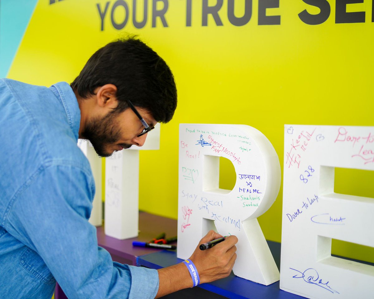 realmeIndia's tweet photo. A whole host of fun activities are lined up for our #realmeFans!

Explore fan favorite #realme devices, be #The5GRockstar and much more only at the #828realmeFanFestival. https://t.co/BCoNjbhKPX