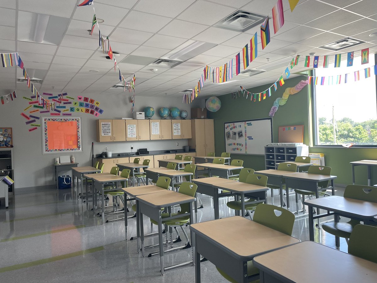 GilDoesTeaching's tweet photo. Year 1 officially starts in less than 24 hours (which feels so unreal)!!! 

Both my students and I are going to learn and grow with flying colors at @WWPCEM this school year 🌈 https://t.co/pdBl6ufj1M