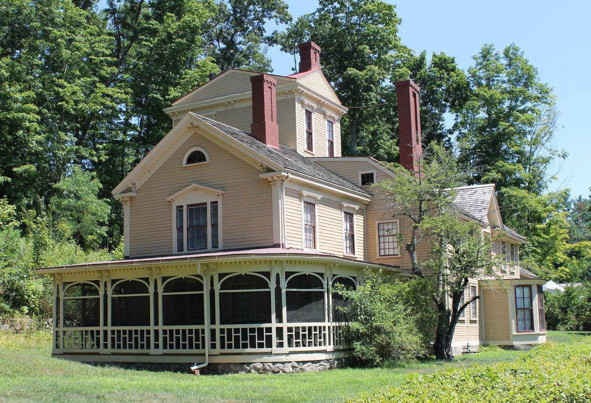 Explore three centuries of Concord history at The Wayside Home of Authors! Wednesdays through October 26th. Tours will run every 20 minutes from 10 am - 12noon and 12:30 - 3pm. Learn more nps.gov/mima/planyourv…