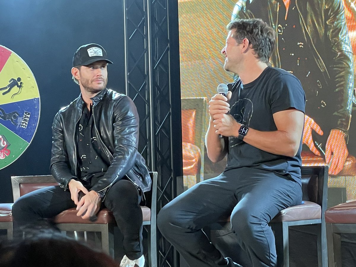 simogiuli's tweet photo. This panel is already derailed 🤣 #jibcon #jib12 #rome https://t.co/OalxMnsa6G