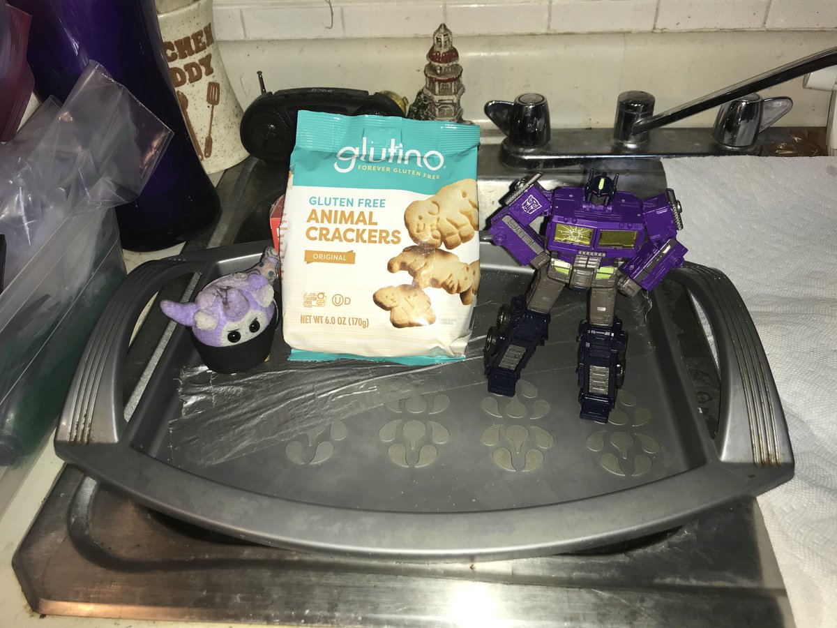 Transfan2's tweet photo. @NightShiningPr @JesseWittenrich @Botcon
Puggle IDW Galvy:Ivisited #TransformersShatteredGlass Universe Again!08/25+Saw #OptimusPrime Again!We Saw #Glutino’s #GlutenFree #AnimalCrackers! #PugglesTalk #Transformers #ShatteredGlass #ShatteredGlassOptimusPrime #GalvySG  #FunSGPrime https://t.co/COkbk3CjiG