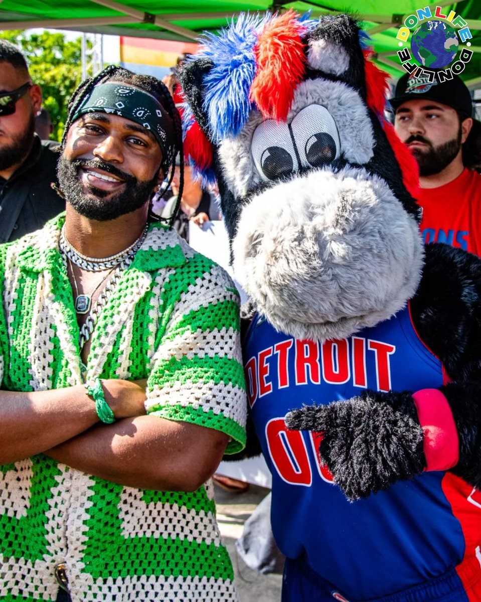DetroitPistons's tweet photo. Scenes from #donweekend ๐๐คฉโค๏ธ
@BigSean | #PISTONS https://t.co/XDhaxloUQa