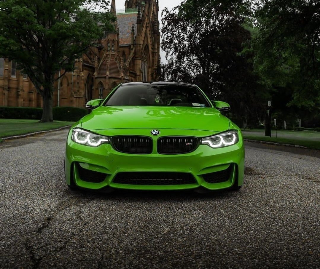ExoticBMW's tweet photo. Verde Mantis BMW M4 🐊 https://t.co/kEWeAbYll3