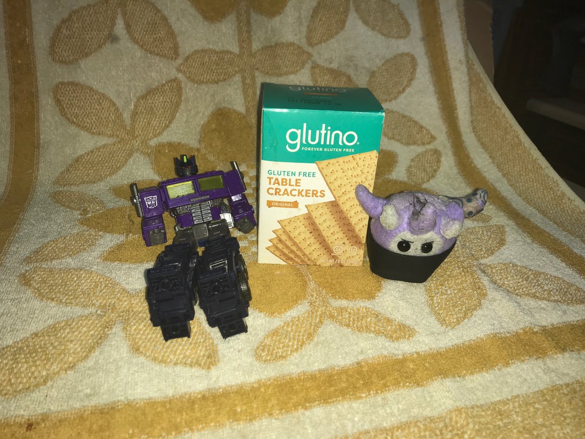 Transfan2's tweet photo. @NightShiningPR @JesseWittenrich @Botcon
Puggle IDW Galvy:Ivisited #TransformersShatteredGlass Universe Again! 08/26+Saw #OptimusPrime Again!We Saw #Glutino’s #GlutenFree #TableCrackers! #PugglesTalk #Transformers #ShatteredGlass #ShatteredGlassOptimusPrime #GalvySG  #FunSGPrime https://t.co/8Dvg6Vhb3X