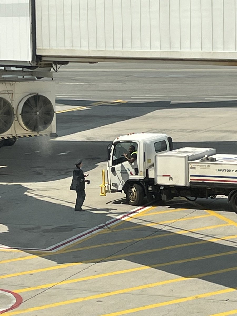 eddiestarbuck's tweet photo. @AmericanAir Your crew &amp; captain were amazing to us &amp; our 2 small kids on AA 235 yesterday. This culminated in your captain going onto the tarmac @ JFK to find part of our stroller that had fallen out in the hold -  what service! See her emerge victorious in photo. Thanks so much https://t.co/l2rrdtHBWN