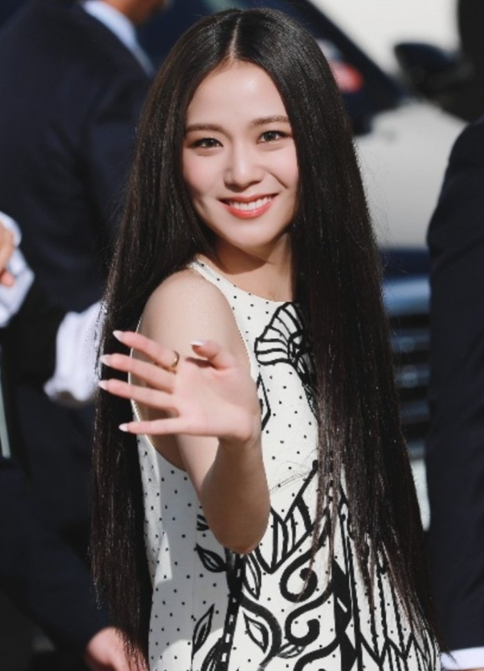 GirlGroupsThink's tweet photo. BLACKPINK's Jisoo https://t.co/TPVhxB827I