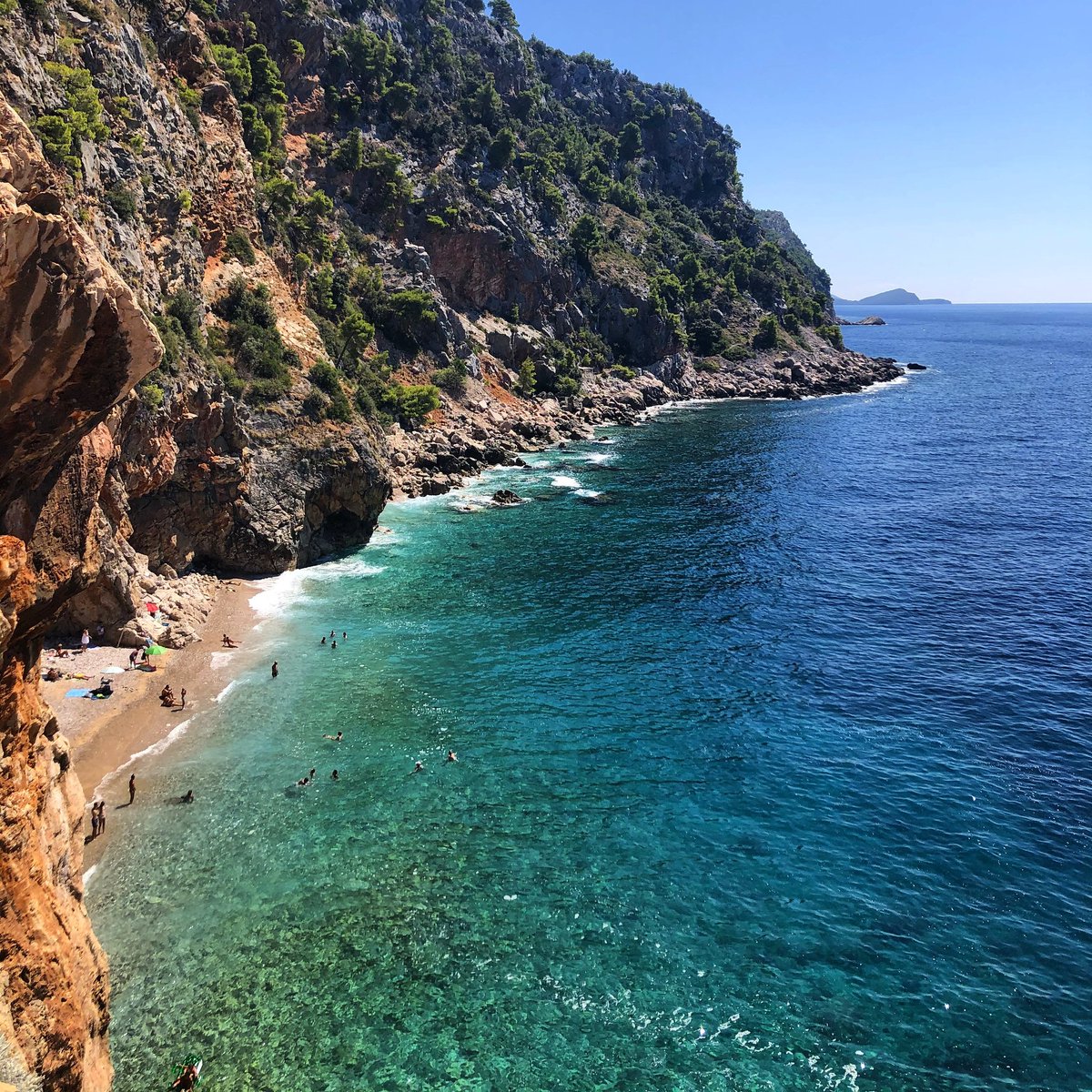 A special spot in Konavle ; Pasjača 😍🌊📸
#DubrovnikRiviera #Dubrovnik #Konavle #travel #travel #inspiration #sundayvibes #motivation #perspective #welcome #seeyousoon