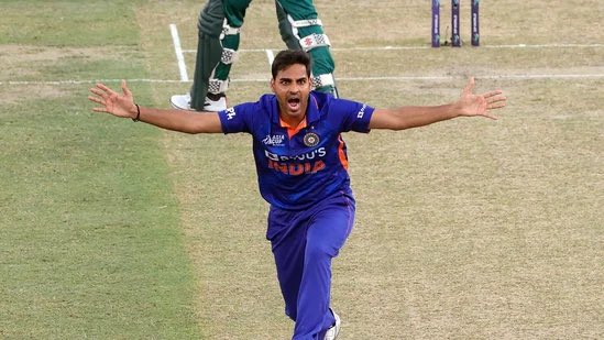 पाकिस्तान के खिलाफ बने 'स्विंग' के किंग | Bhuvneshwar Kumar     