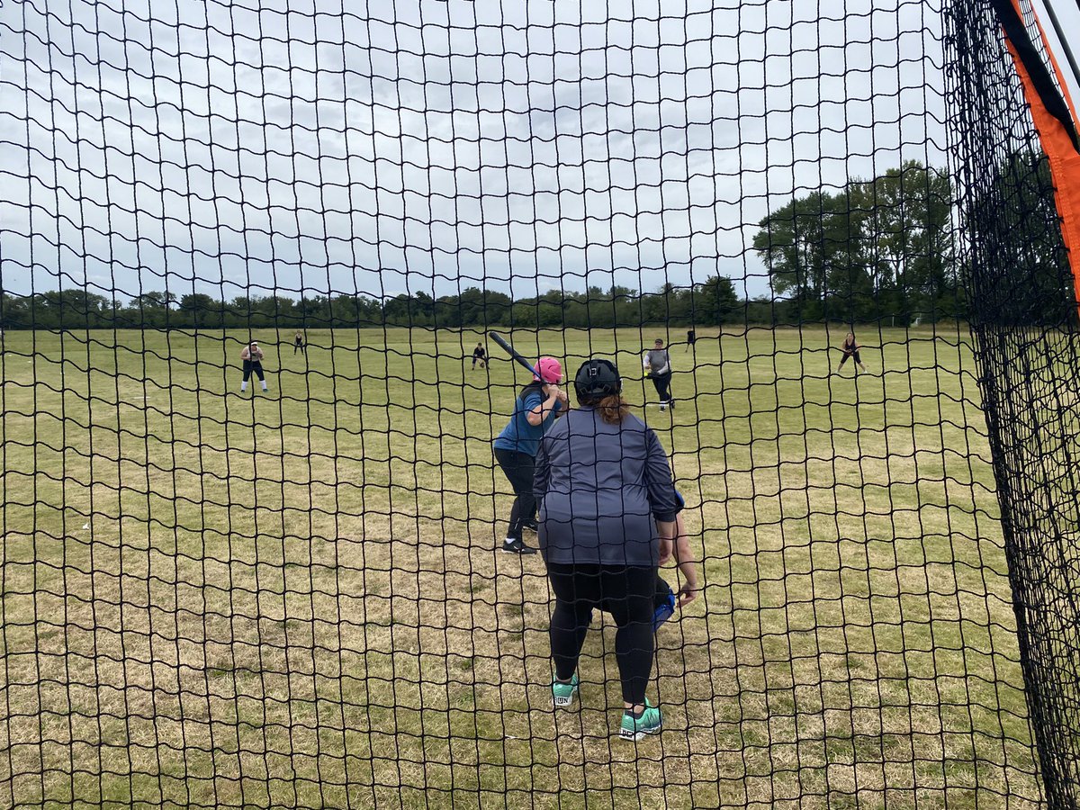 IrishFPSoftball's tweet photo. Women’s Fastpitch League kicked off today with a friendly between the Cork/Galway team (name is work in progress) and a St. Catherine’s ‘Rocks selection at our dedicated field in St. Catherines Park. #womeninsport #throwlikeagirl #WFPL #webleedgreen https://t.co/WuGJwq2ZY8