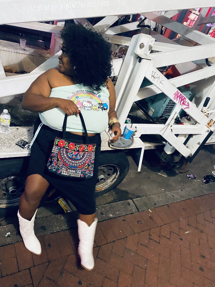 pearlsndDIMPLES's tweet photo. “ freak hoes worldwide” https://t.co/QalsxW3xhv