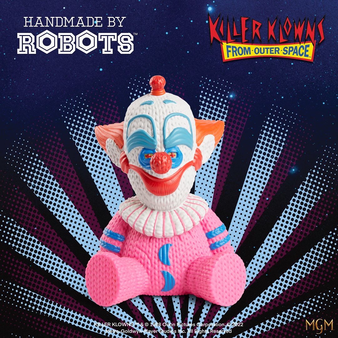 hmadebrobots's tweet photo. DID YOU GUY SAY YOU WANTED MORE KLOWNS? BECAUSE WE HAVE MORE KLOWNS!! Pre-Orders now available for Rosebud, Slim, and Daisy at https://t.co/nnc0kYRvRF!
#HandmadebyRobots #HMBR #KnitSeries #KillerKlownsFromOuterSpace #PreOrder #Daisy #Rosebud #Slim https://t.co/a7VOQxcXxW