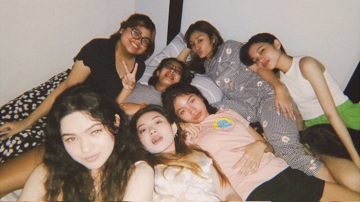 AnneMoaje's tweet photo. capturing every moment with them is a free therapy ♡ https://t.co/cWxRuqpKzV