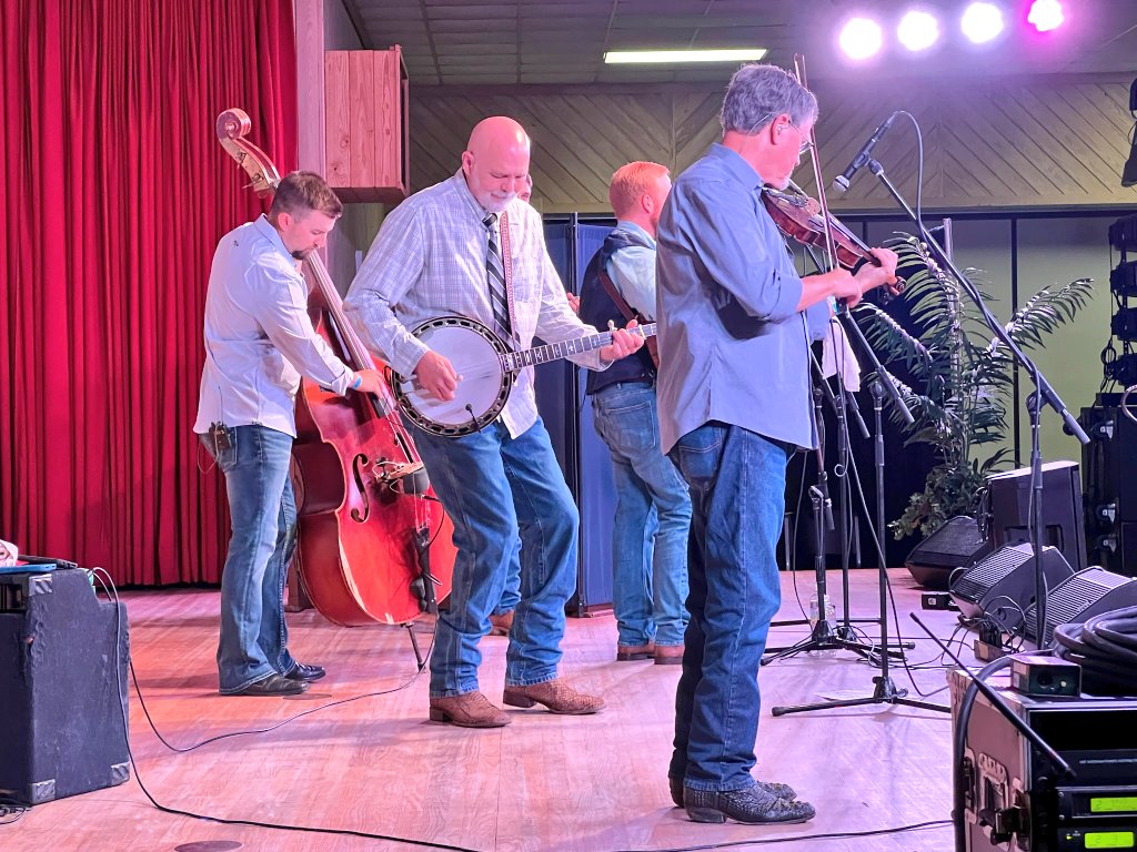 OceanLakes's tweet photo. That's a wrap for the 24th Annual Premier #BluegrassWeekend at #OceanLakes 🤠
And, what a weekend it was! Thank you to all who joined the fun and made this weekend so special ❤️ https://t.co/m0fgdwVRRU