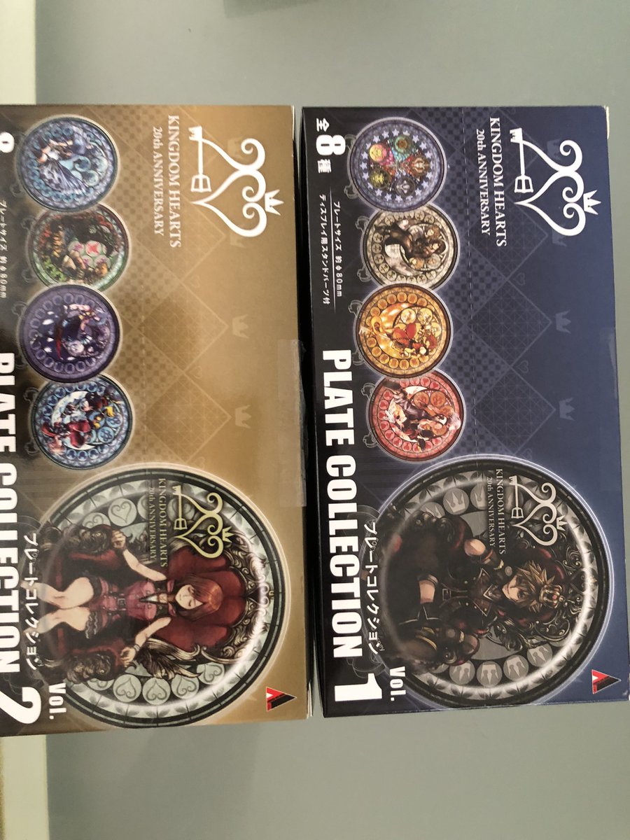 jorcelo's tweet photo. Al fin me han llegado los platos del #KH20th y que preciosidad es cada uno de ellos. @KH_Spain @PLAION_ES https://t.co/Ghog9UatCK
