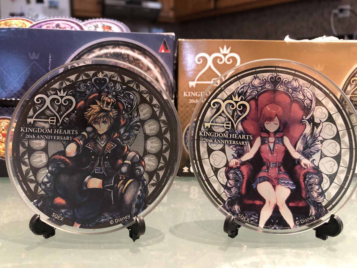 jorcelo's tweet photo. Al fin me han llegado los platos del #KH20th y que preciosidad es cada uno de ellos. @KH_Spain @PLAION_ES https://t.co/Ghog9UatCK