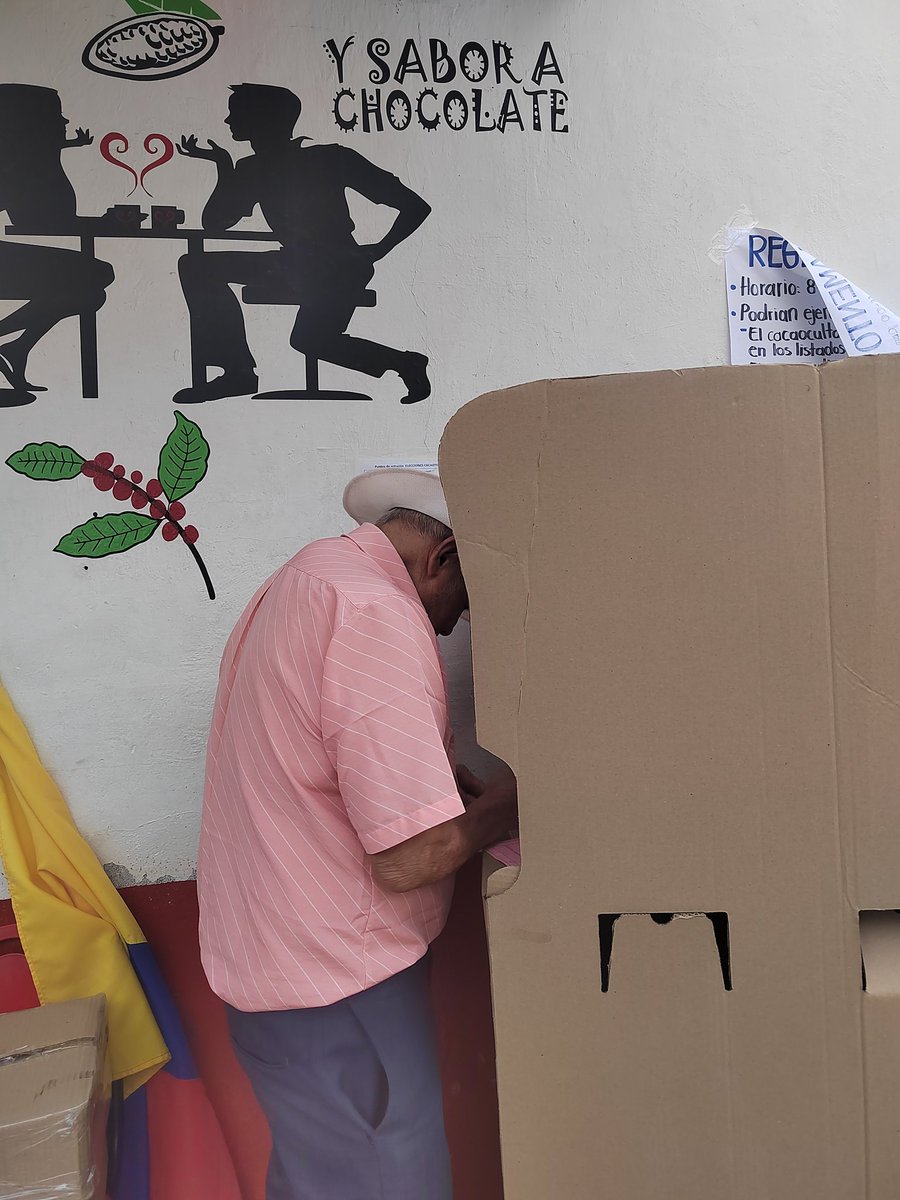 YedwabnikCanoG's tweet photo. #EleccionesCacaoteras2022 democracia con sabor y aroma a chocolate 🌿🇨🇴🌟 https://t.co/L7U6Bcvds8