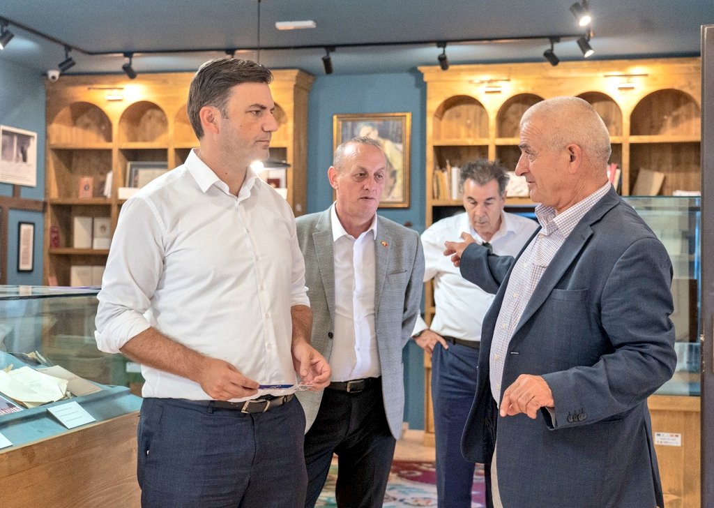 Bujar_O's tweet photo. In #Pustec 🇦🇱, meetings with local representatives of Macedonian minority living in Mala #Prespa. Overview of the projects financed by @MFA_MKD and @VladaMK. Leaving for Skopje w/ genuine insight of what we need to do more in the period to come https://t.co/22ZtNGZtn9