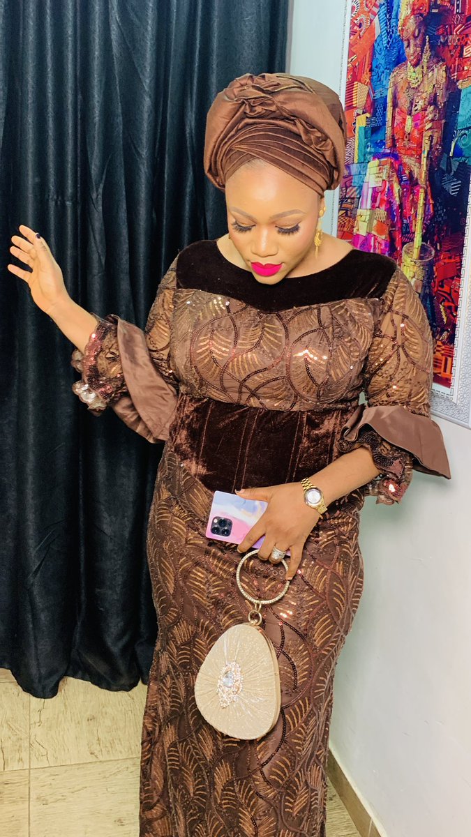 gentlecarphy's tweet photo. Wedding Guest 💃💃💃 https://t.co/yC0GLdzewJ