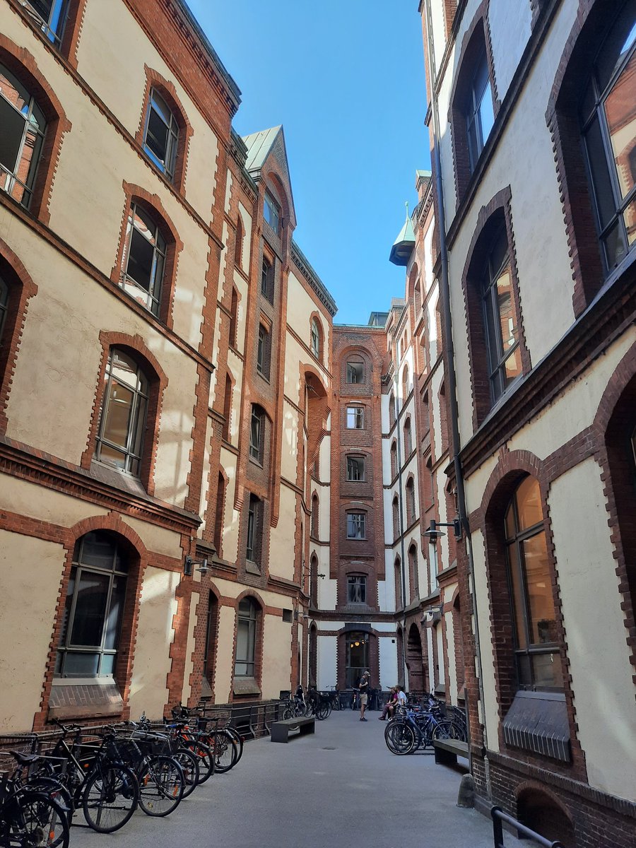 visisya's tweet photo. Beautiful scene around Speicherstadt in Hamburg. Thanks to the Alexander von Humboldt Foundation for arranging the tour!
#Humboldtian 
#AvHStudyTour https://t.co/zxnhM6Y22x