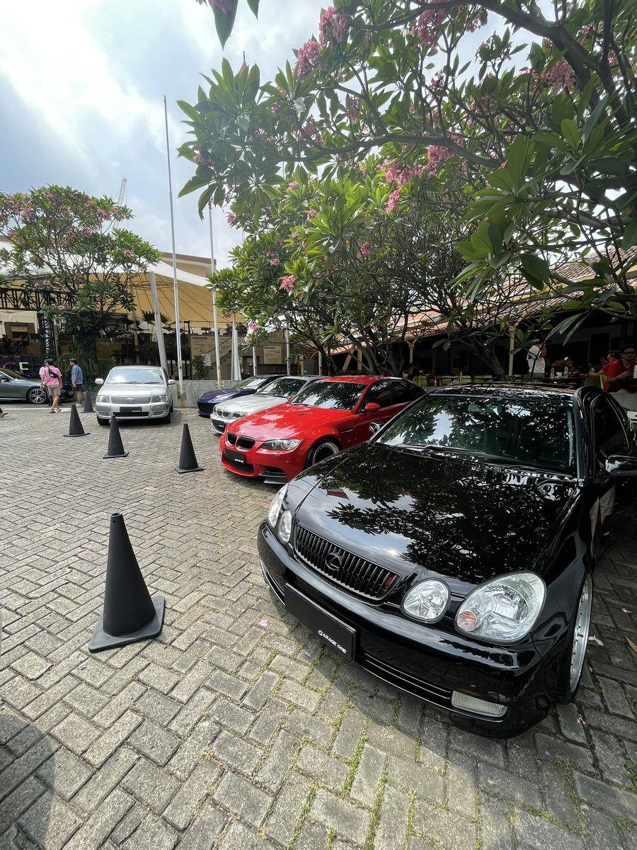 DeanZen's tweet photo. Earlier this morning.
#garageoneid #goodrides https://t.co/qkjMtvYXYl