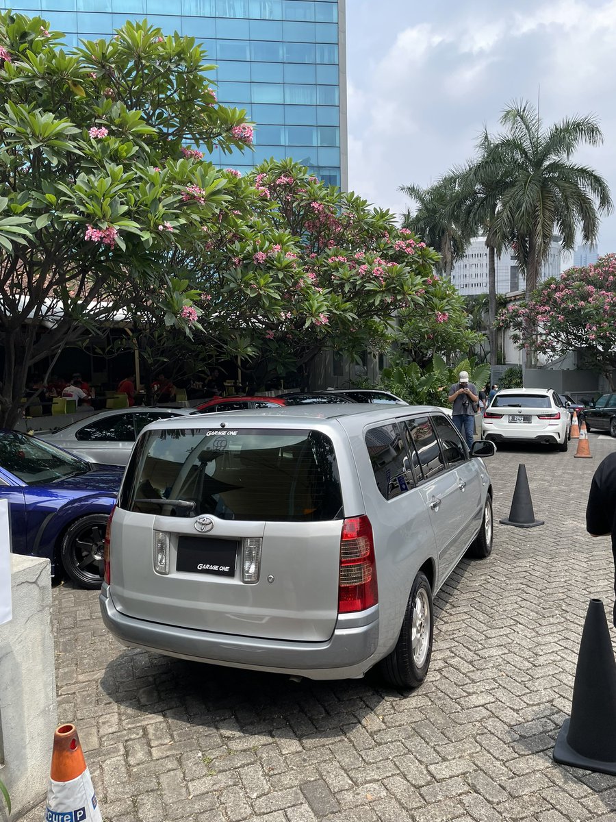 DeanZen's tweet photo. Earlier this morning.
#garageoneid #goodrides https://t.co/qkjMtvYXYl