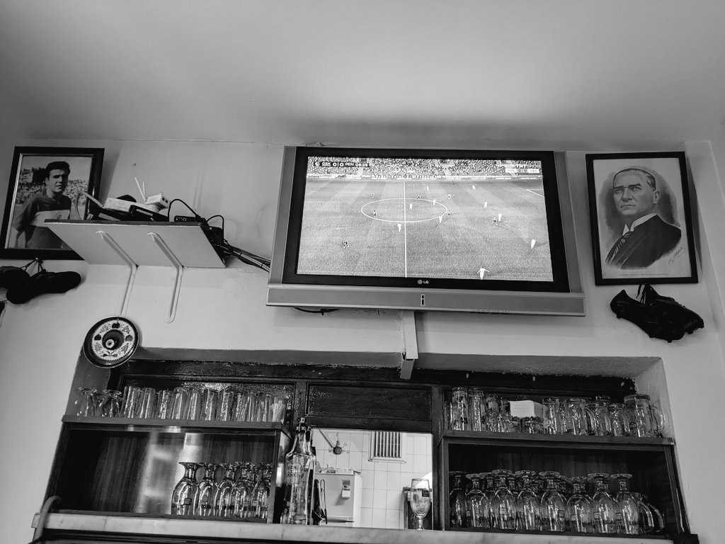 yamashikebab's tweet photo. #Turkey4連休の人もいるみたい
#Pendikspor
#footballBar
最高 https://t.co/m93cOsNxIa
