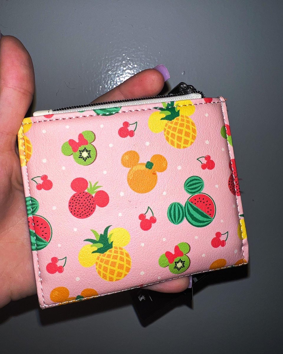 Loungefly Disney Mickey Mouse Fruit Mini Wallet 🍉 

#loungeflydisney #loungeflycardholder #disneyland #MinnieMouse #DisneyLandMinnieMouse #WatermelonMinnieMouse #SummerMinnieMouse