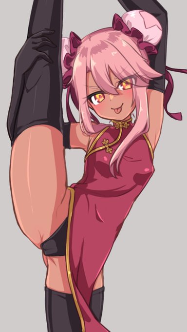 チャイナI字バランスのクロエちゃん 