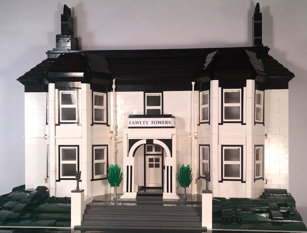 blocksmagazine's tweet photo. ¿Que? Check in to this Fawlty Towers #LEGO build by Hugh Scandrett #weloveMOCs https://t.co/3ZVBo32Baj