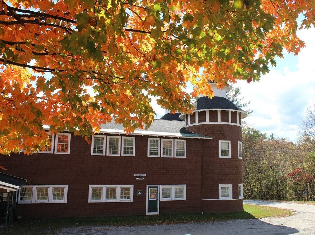 goddardcollege's tweet photo. With August wrapping up, Vermont's spectacular foliage season is just around the corner. 🍁 🍂
#goddardcollege #plainfieldvt #individualizeducation #sustainabilityeducation #creativeducation #progressiveeducation https://t.co/RRhAF8t56r